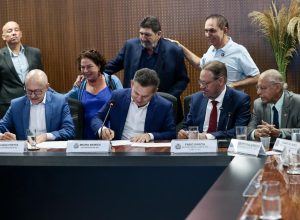 Governador anuncia solução para prédio da Santa Casa-6332