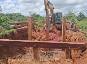 Prefeitura faz mantutenção na ponte da soteco